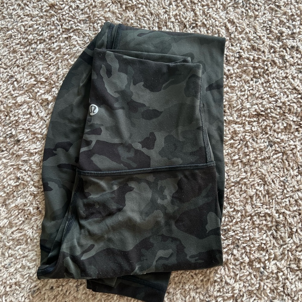 Green Camo Lululemon ALIGN pant size 2 worn once!